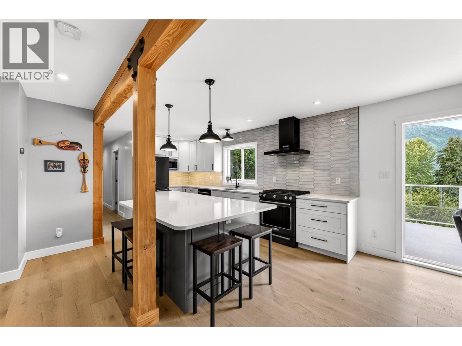 604 Innes Street W - 7