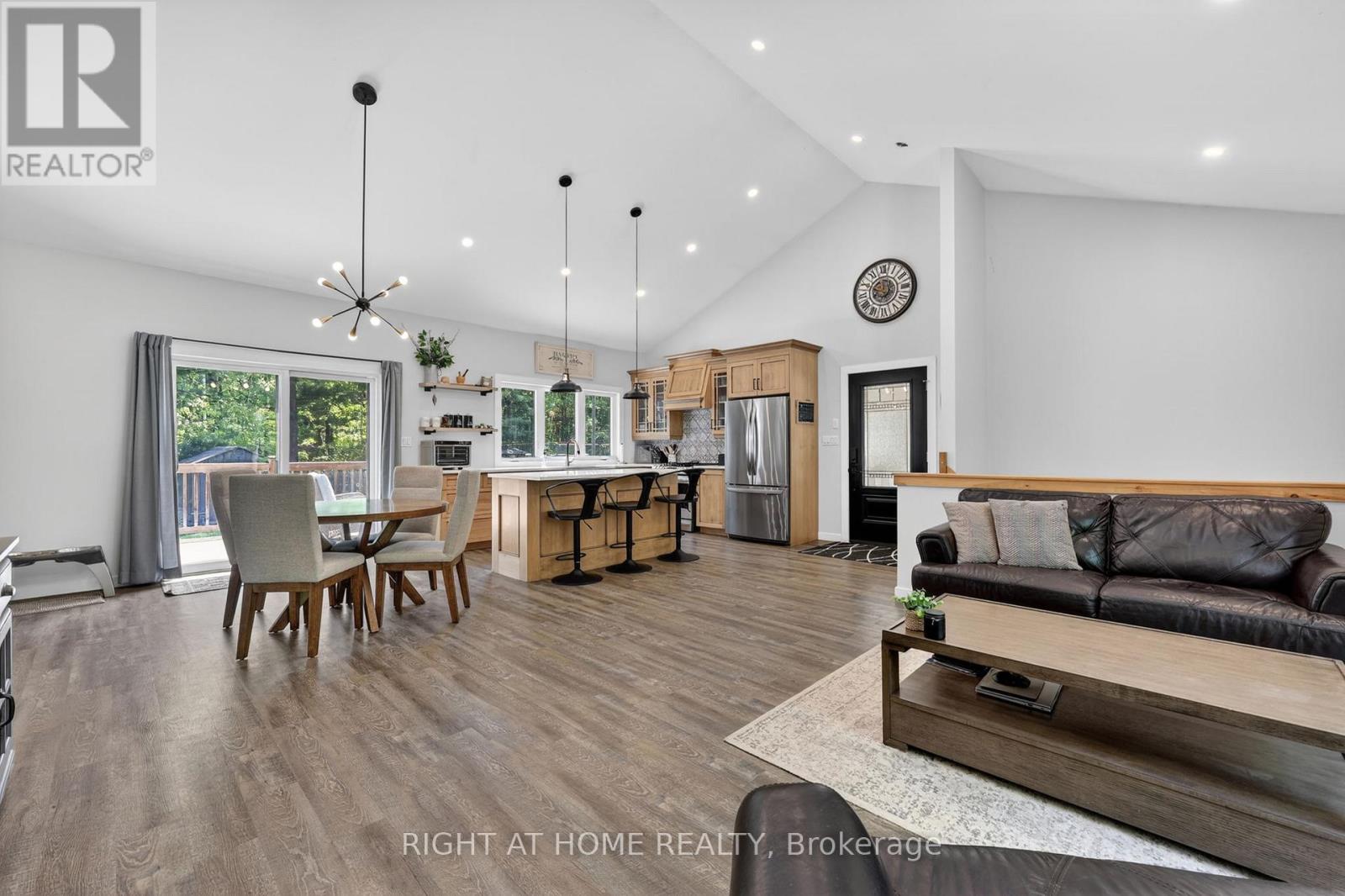 16 WOODLAND HEIGHTS DRIVE - 34