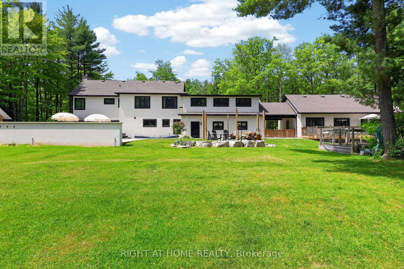 16 WOODLAND HEIGHTS DRIVE - 44