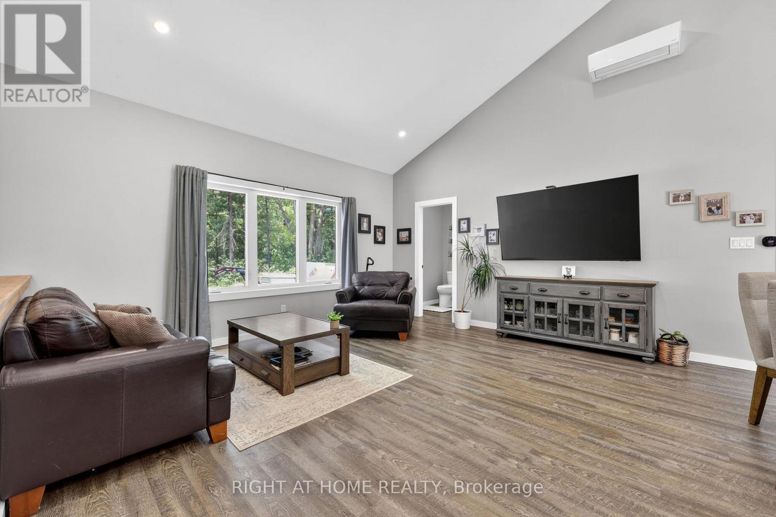 16 WOODLAND HEIGHTS DRIVE - 35