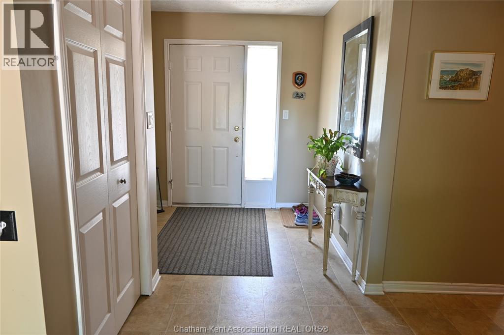 5 Bernard AVENUE East - 2