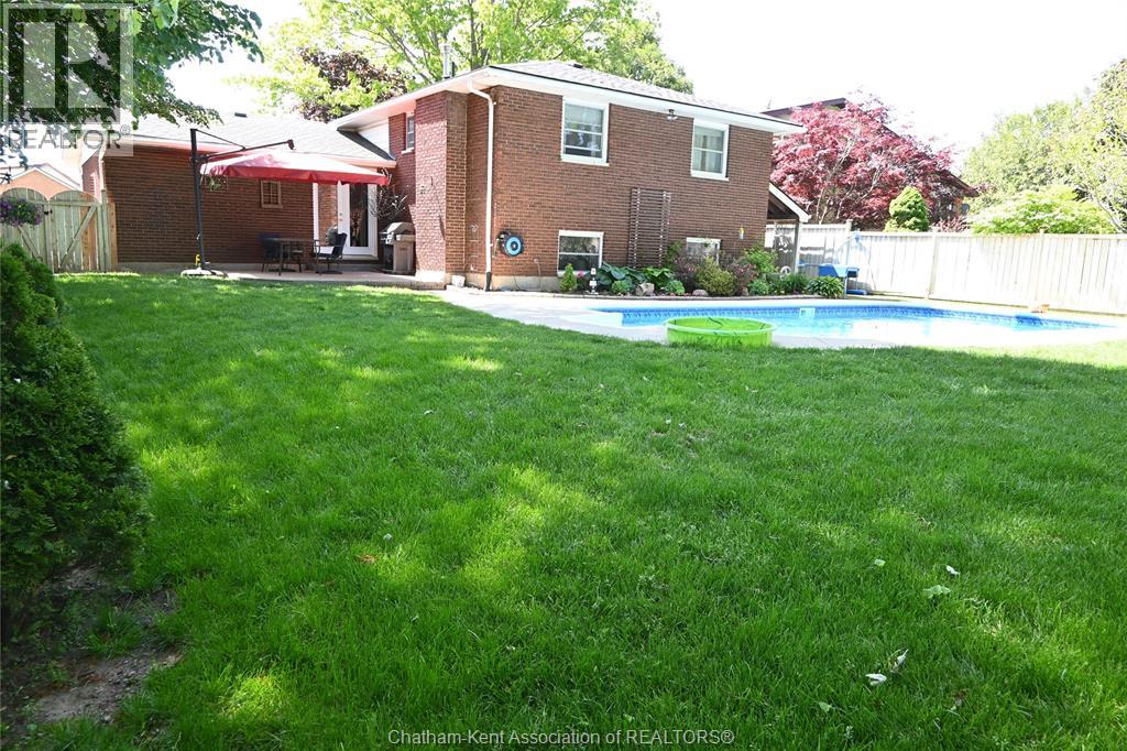 5 Bernard AVENUE East - 33