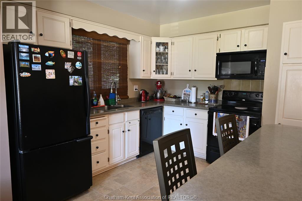 5 Bernard AVENUE East - 8