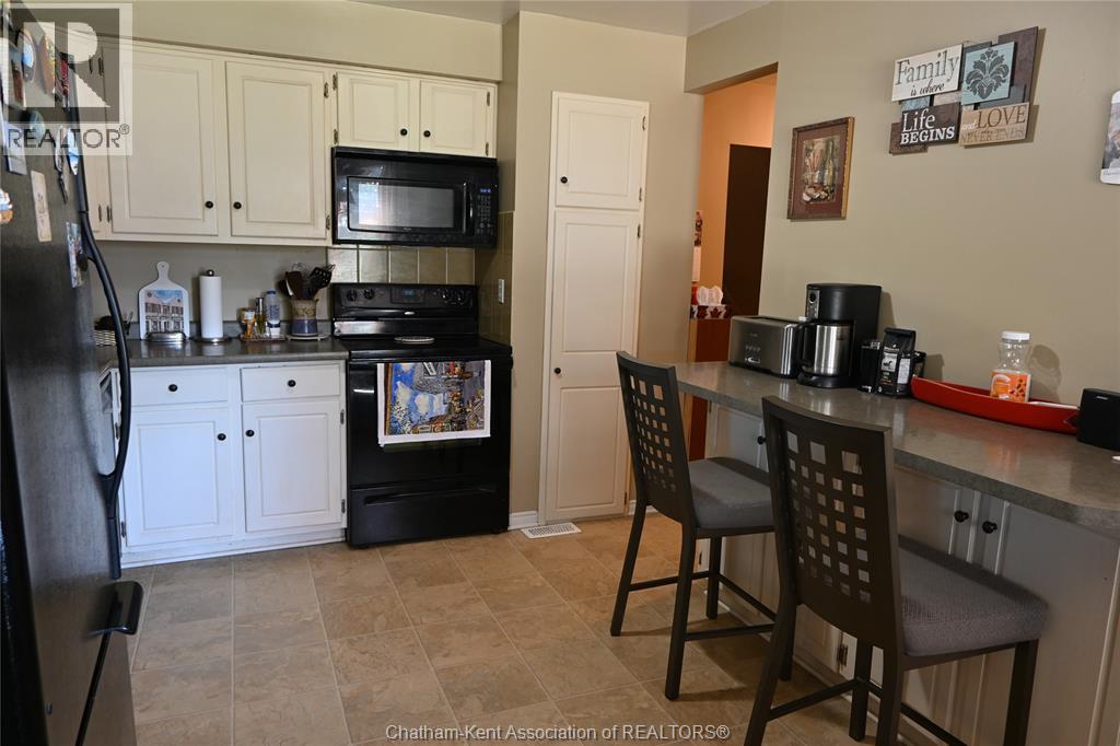 5 Bernard AVENUE East - 9