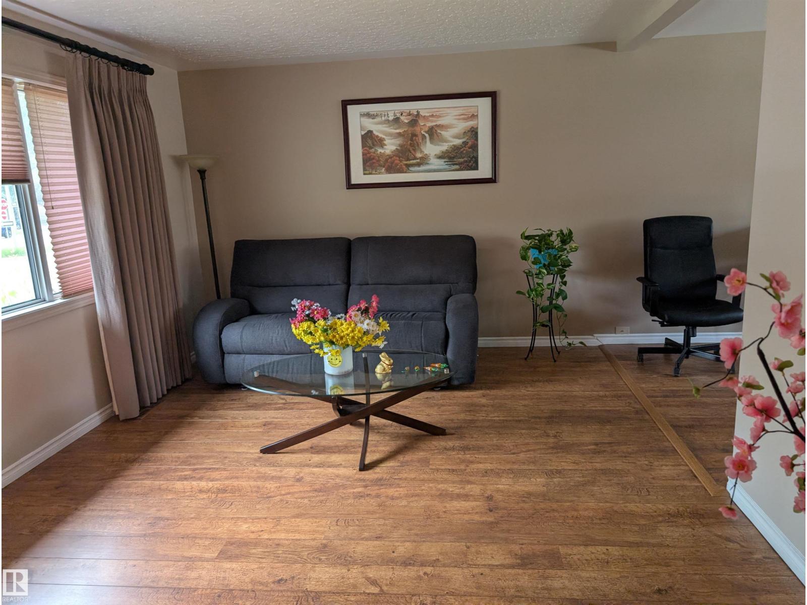 9443 75 ST NW - 14