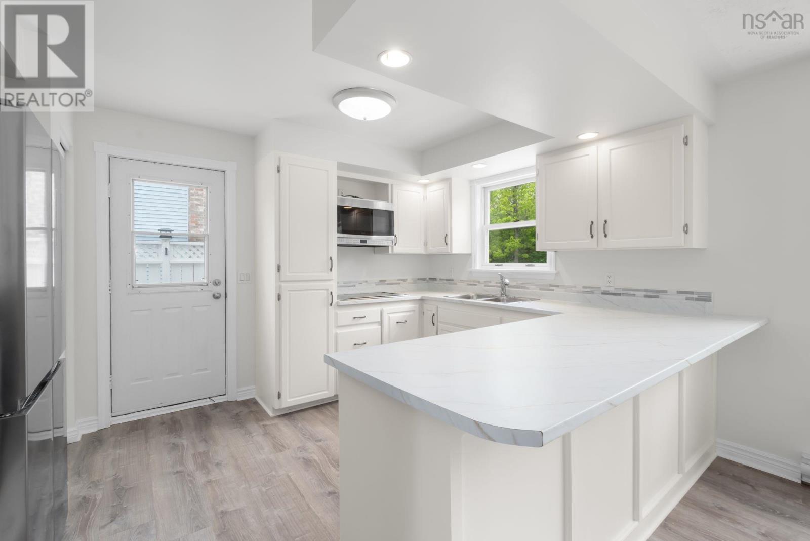Property 33 of 48 of 50 Alicia Boulevard