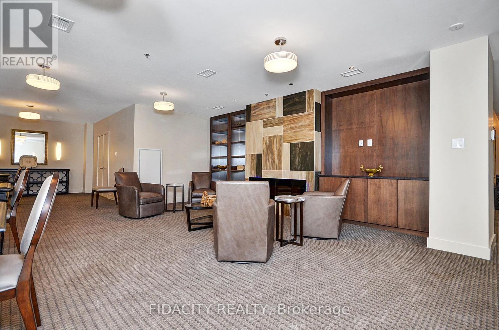 #609 108 RICHMOND ROAD - 32