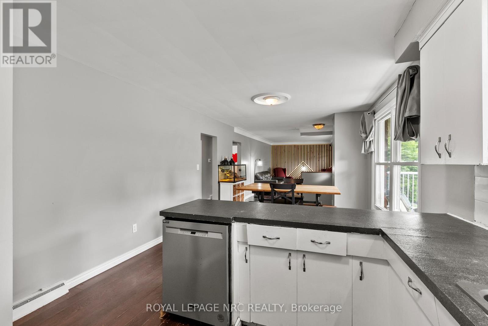 51 HENRY STREET - 12