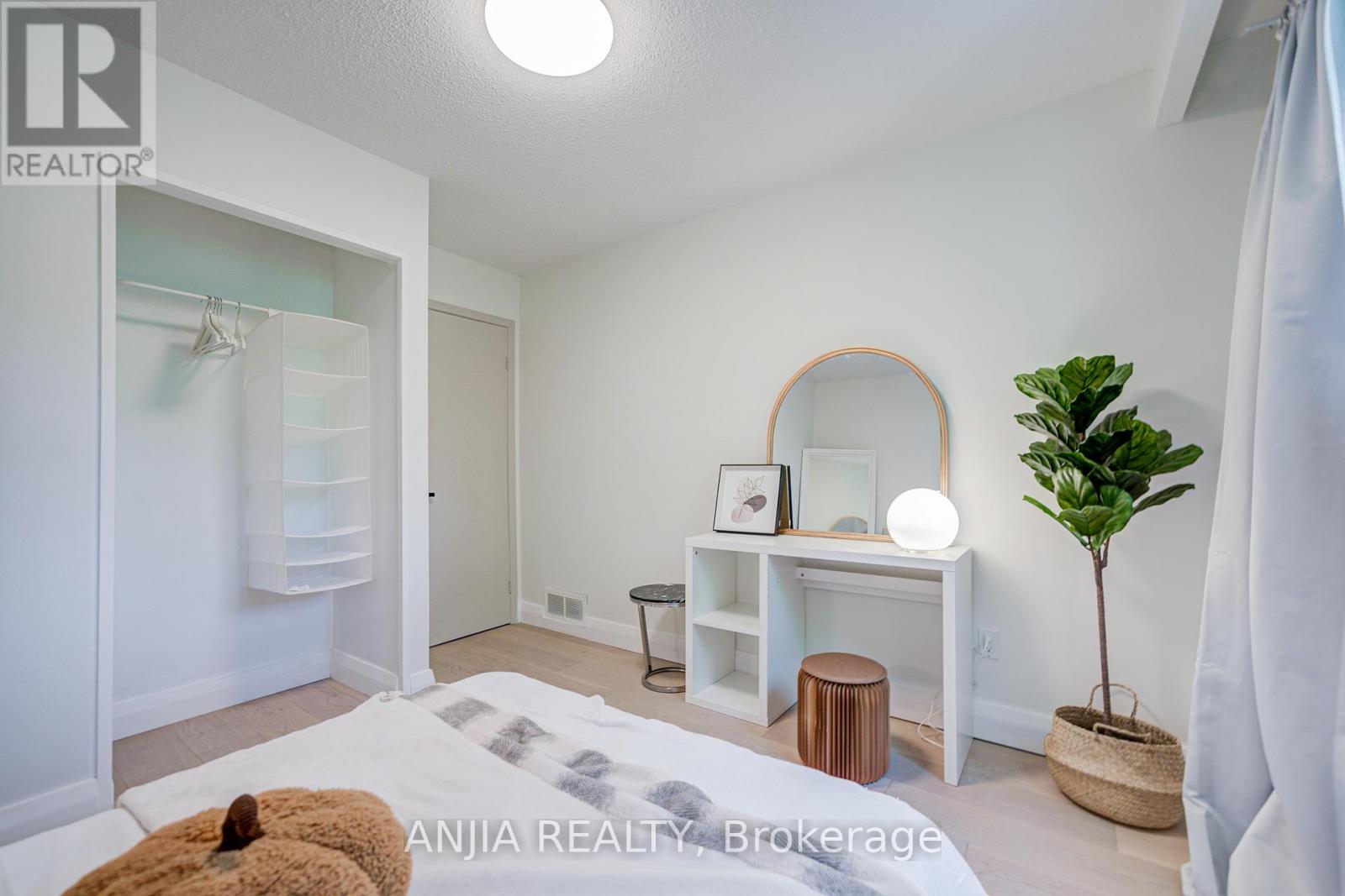 272 MCNICOLL AVENUE - 23