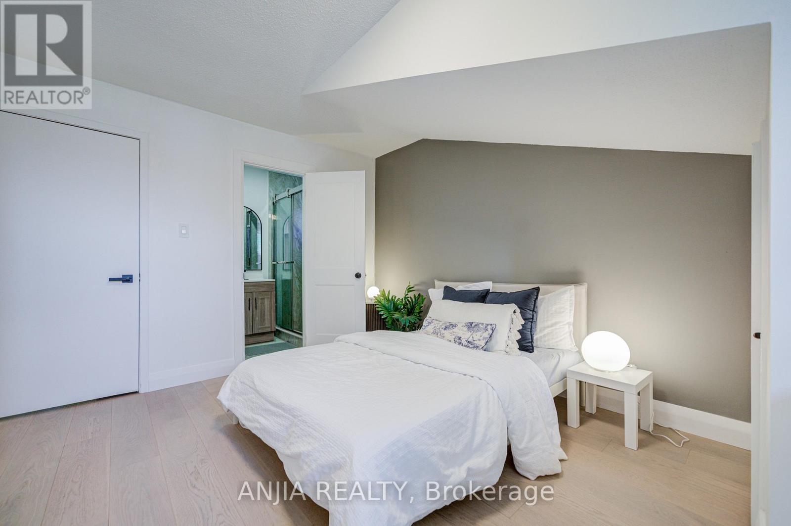 272 MCNICOLL AVENUE - 29