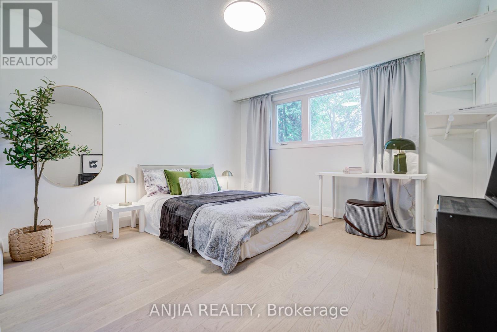 272 MCNICOLL AVENUE - 32