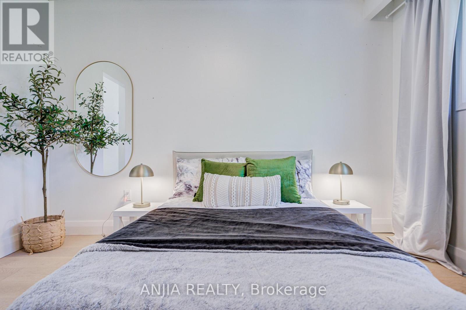 272 MCNICOLL AVENUE - 34