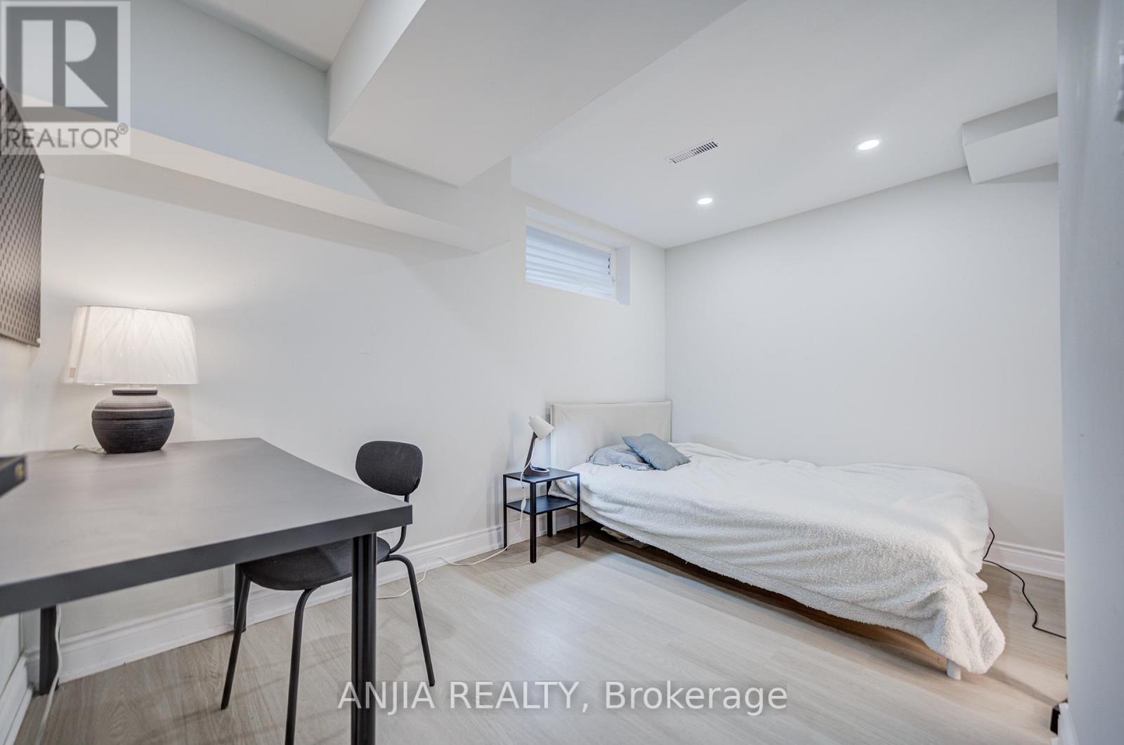 272 MCNICOLL AVENUE - 39