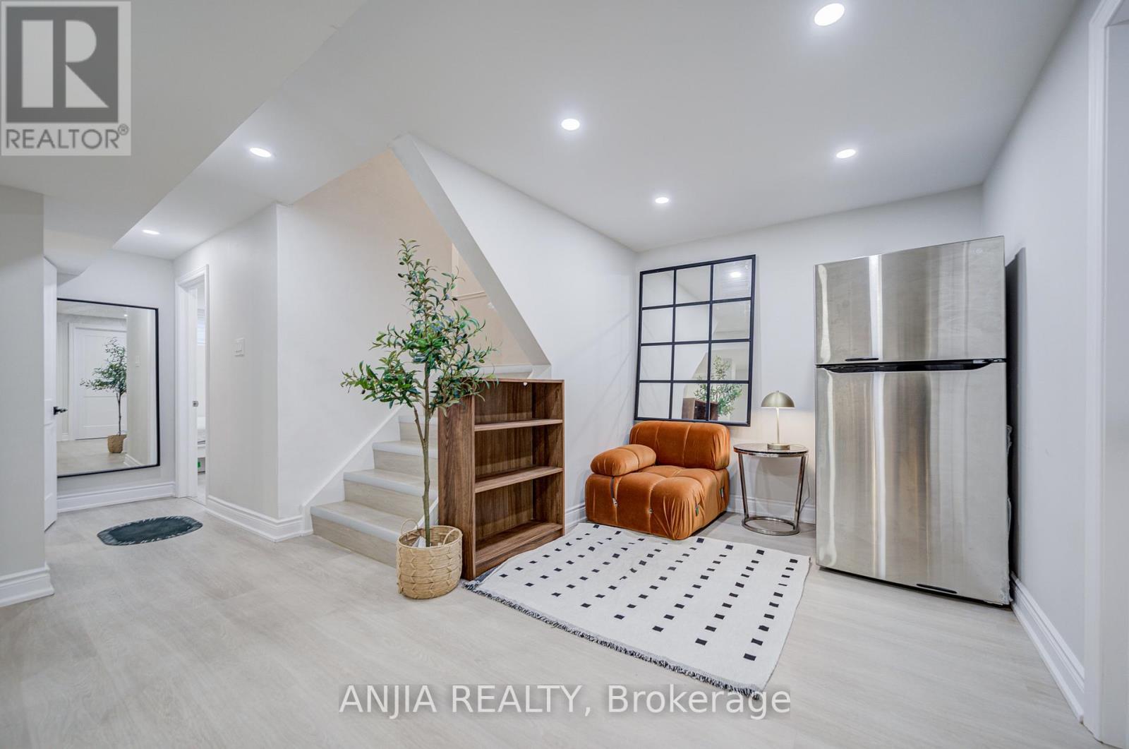 272 MCNICOLL AVENUE - 41