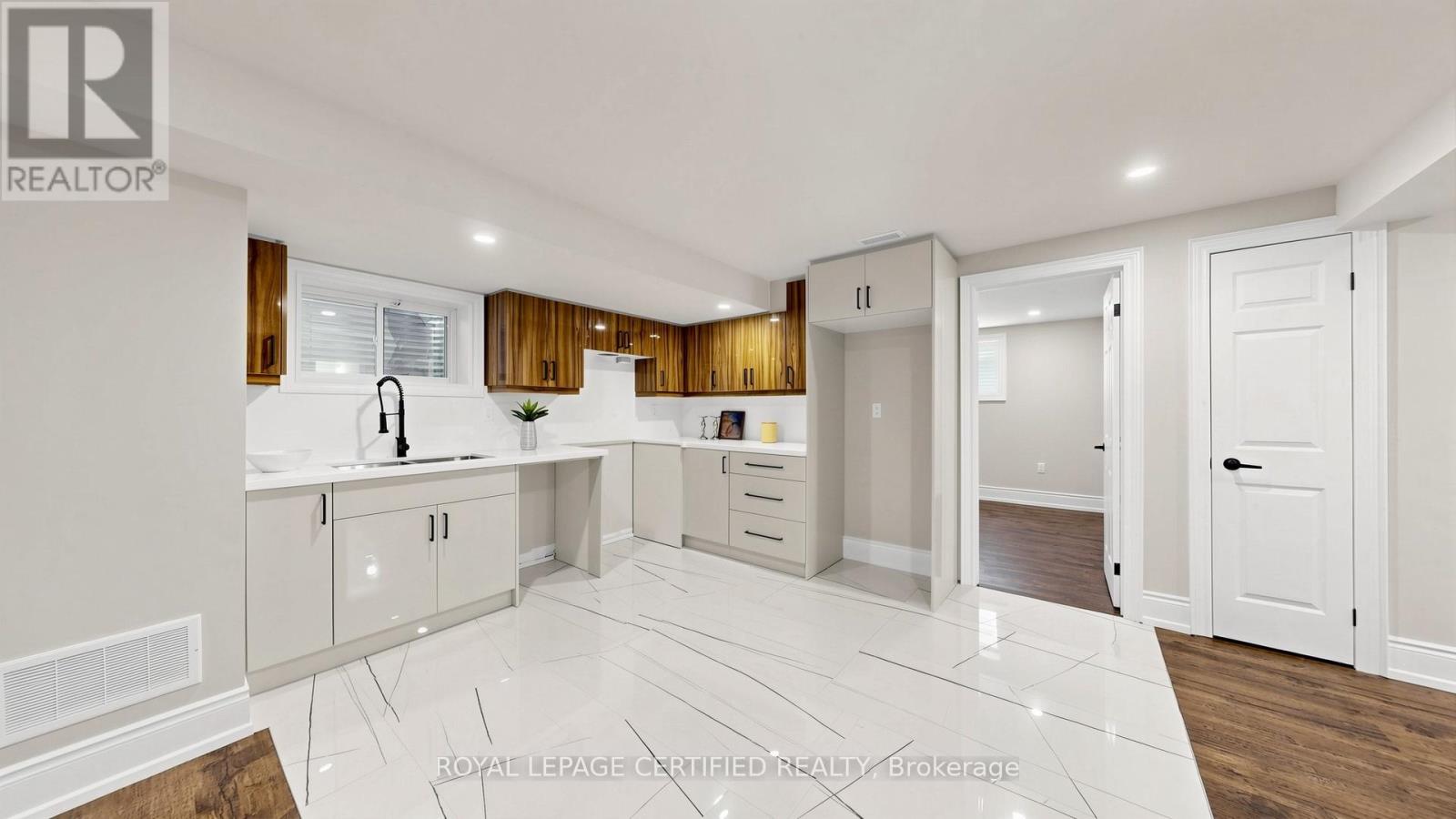 4 MAWBY STREET - 32