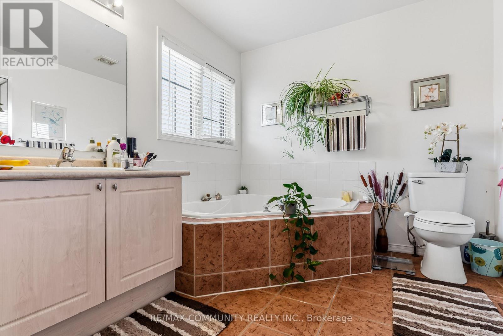 86 ARMITAGE CRESCENT - 27