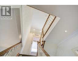 99 Naughton Drive, Richmond Hill, ON L4C8B3 Photo 12