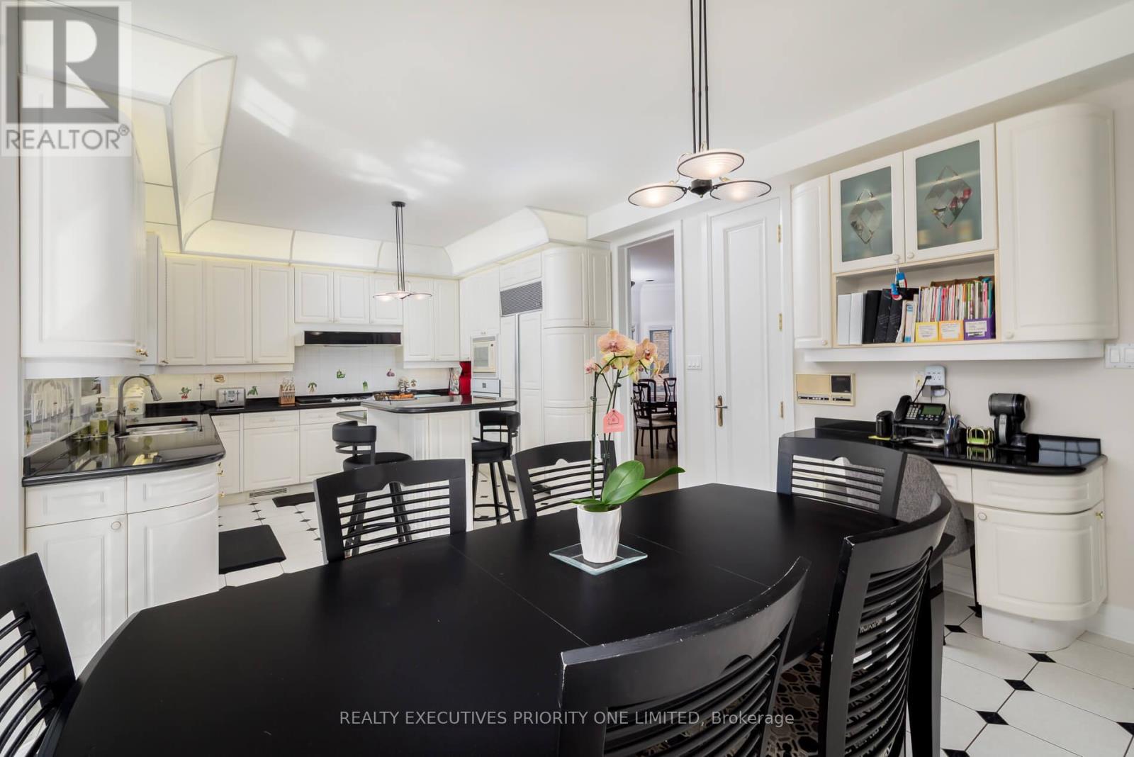 67 STOCKDALE CRESCENT - 17