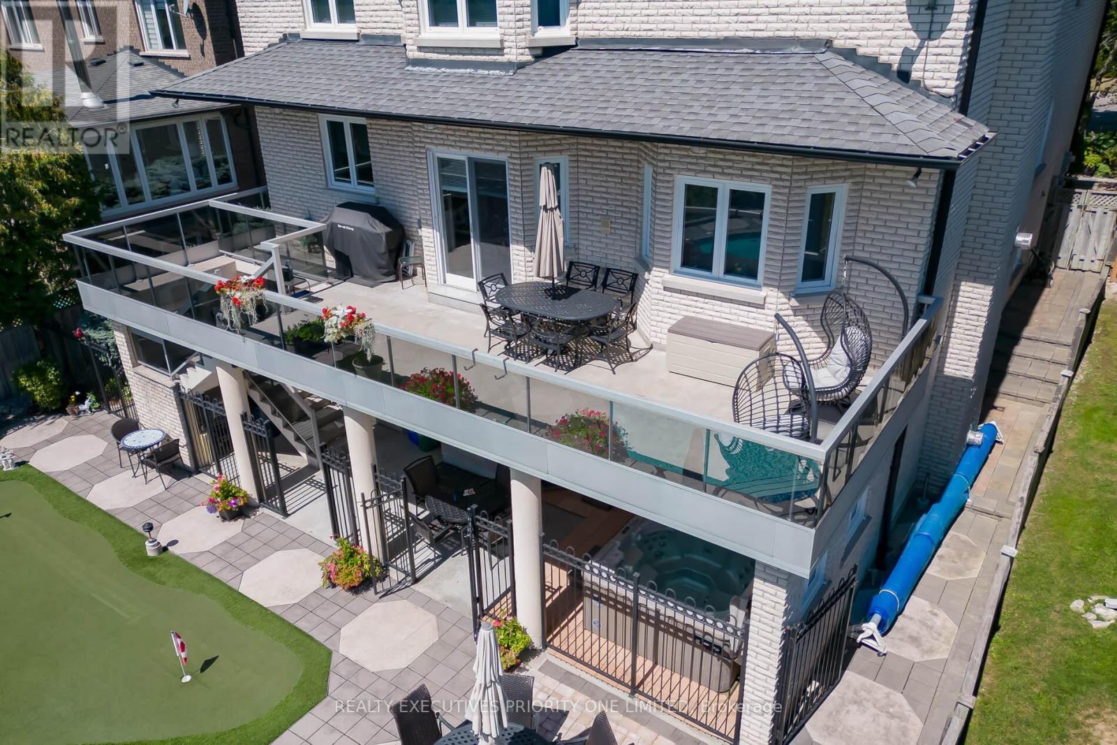 67 STOCKDALE CRESCENT - 20