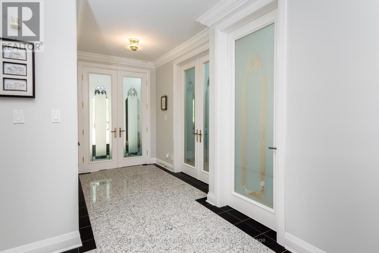 67 STOCKDALE CRESCENT - 6