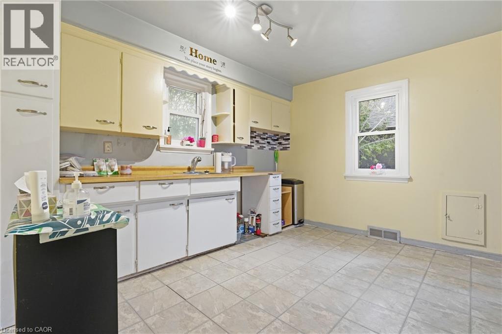 549 WEBER Street E - 10
