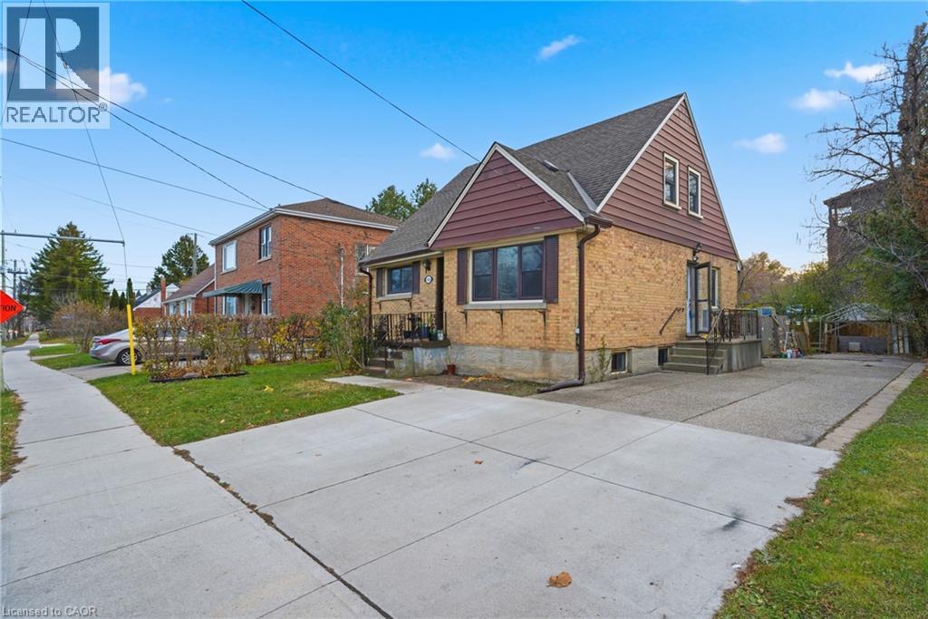 549 WEBER Street E - 4