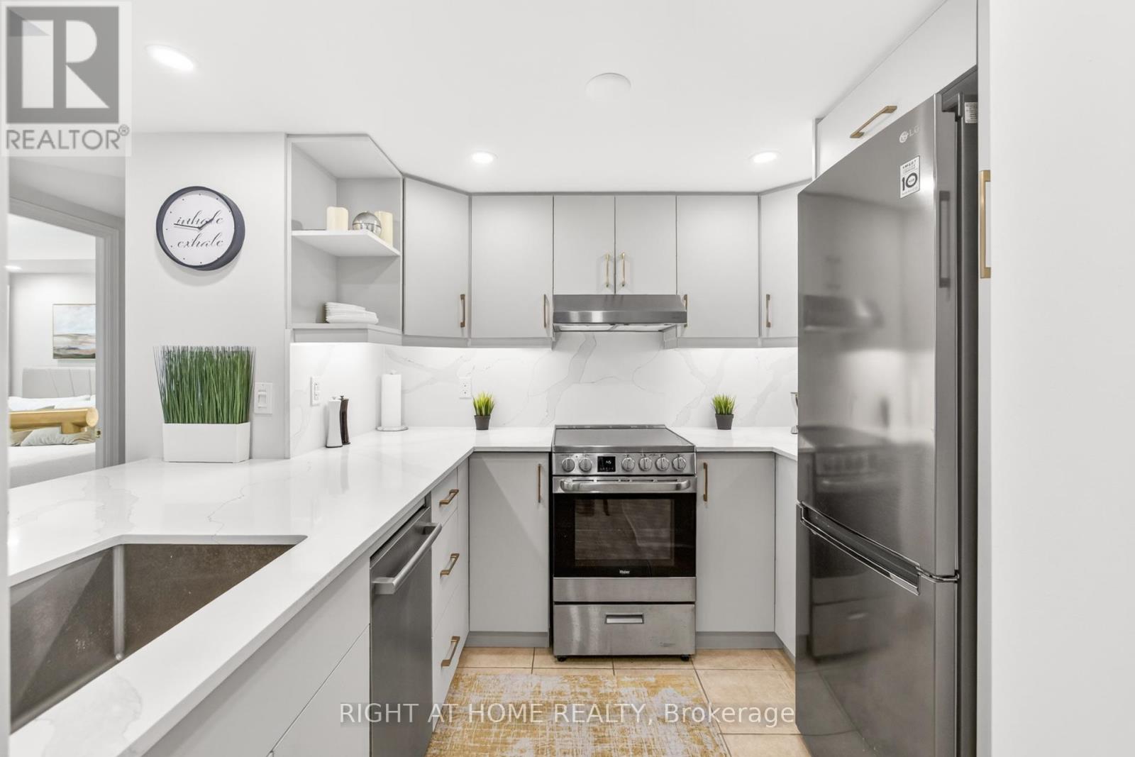#2151 105 GEORGE APPLETON WAY - 17