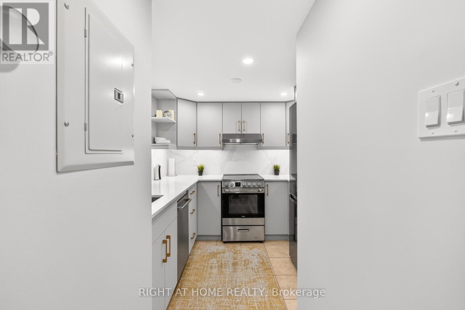 #2151 105 GEORGE APPLETON WAY - 18