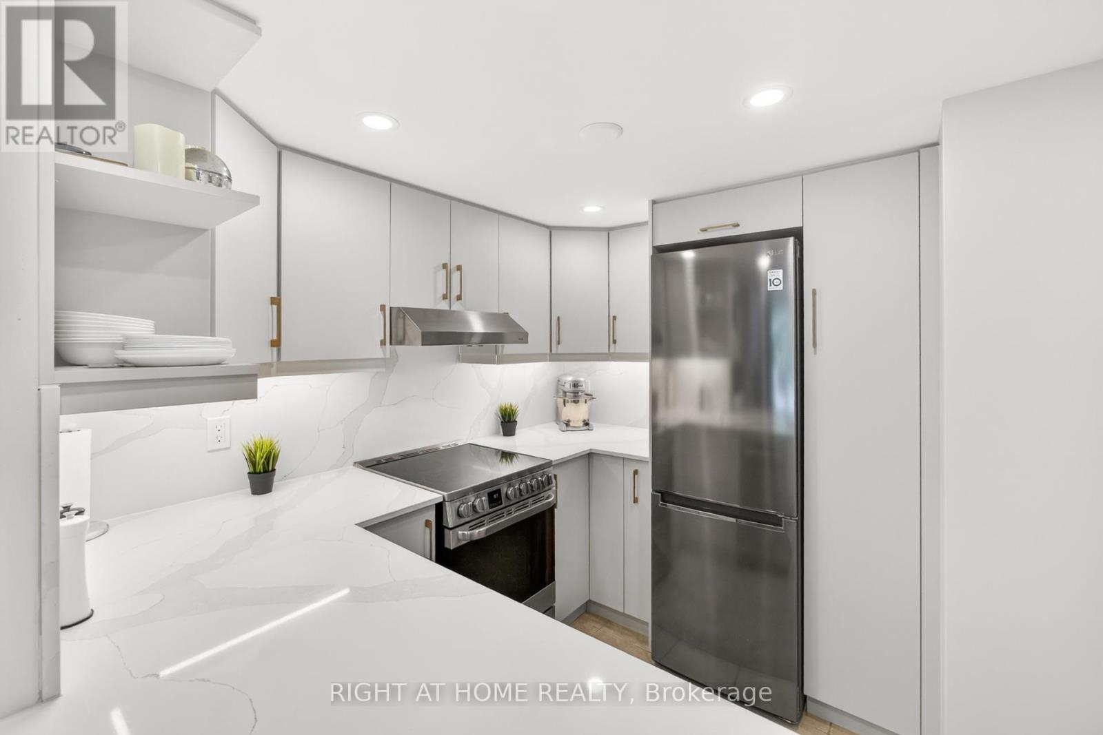 #2151 105 GEORGE APPLETON WAY - Image 3