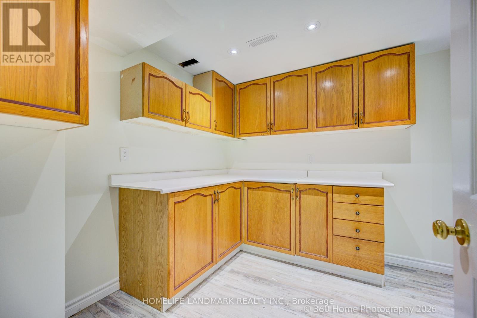 423 LEVANNA LANE - 24