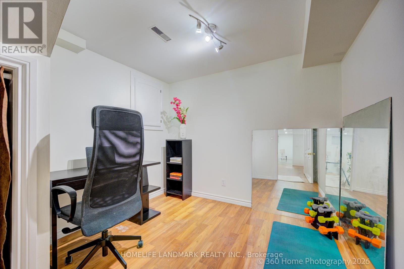 423 LEVANNA LANE - 26