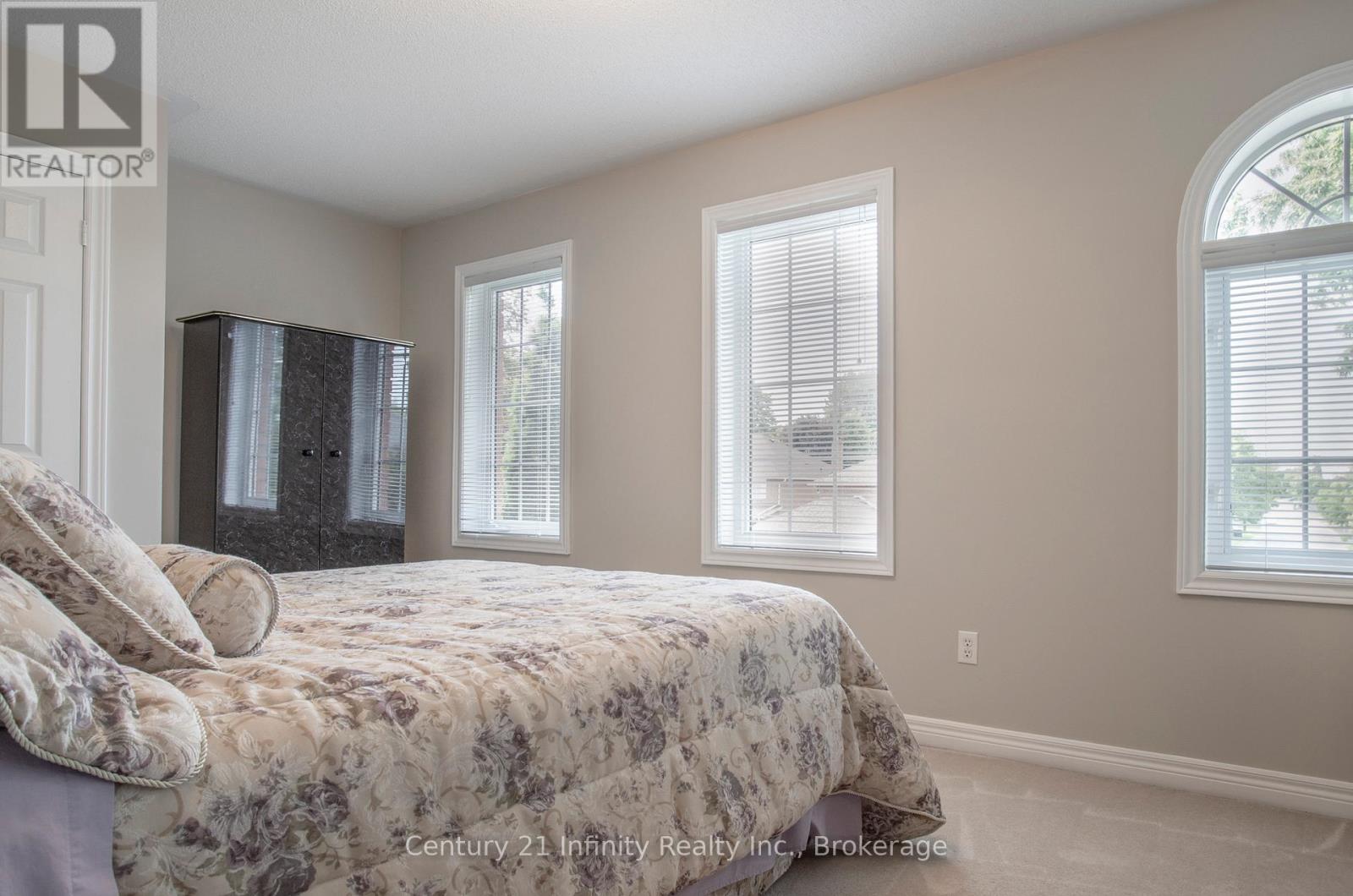 1000 RIVERVIEW CRESCENT - 33