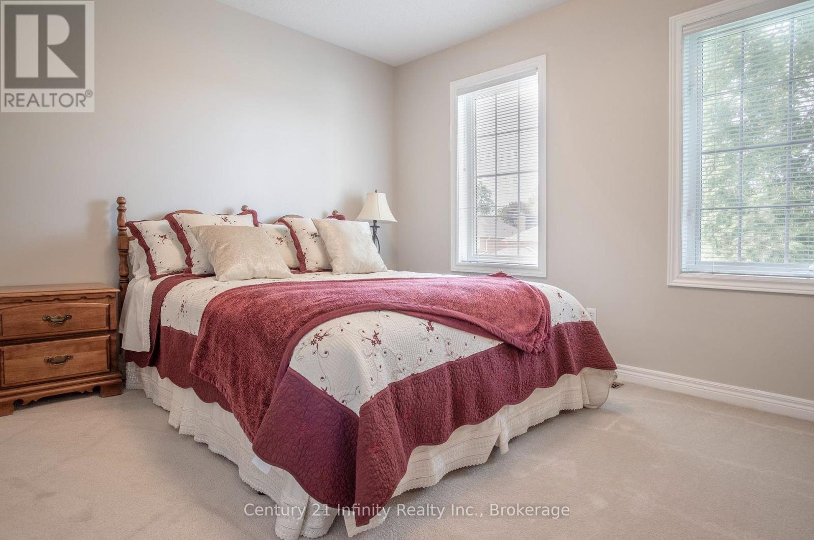 1000 RIVERVIEW CRESCENT - 34