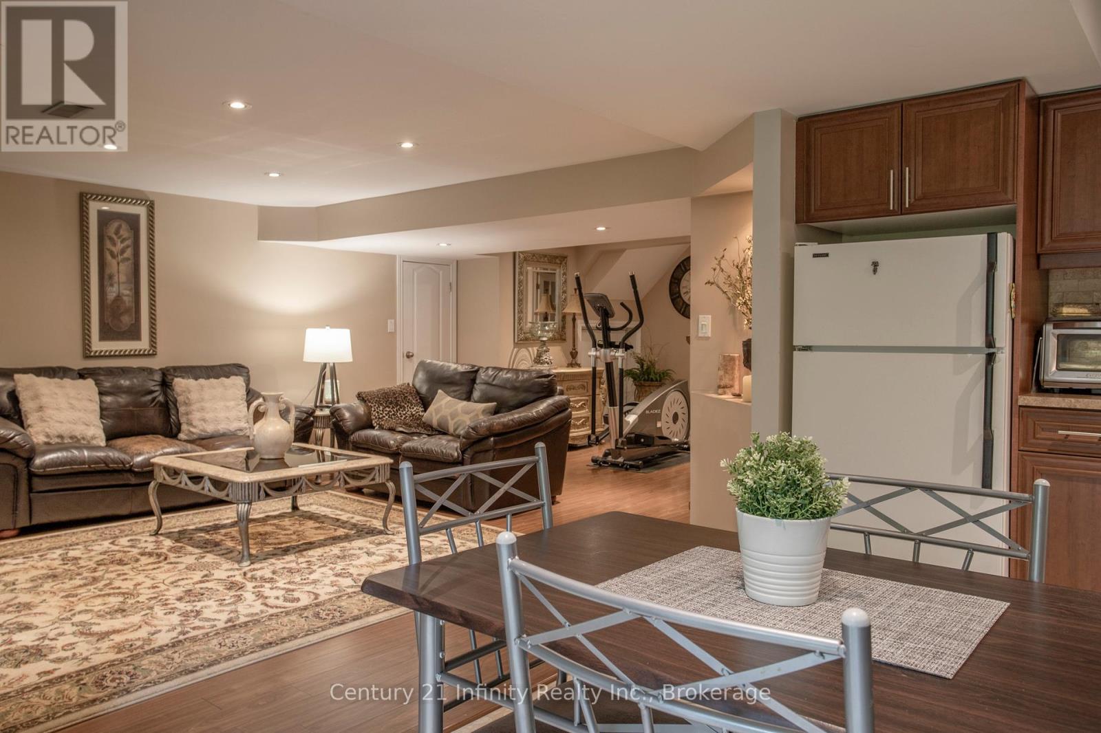 1000 RIVERVIEW CRESCENT - 41