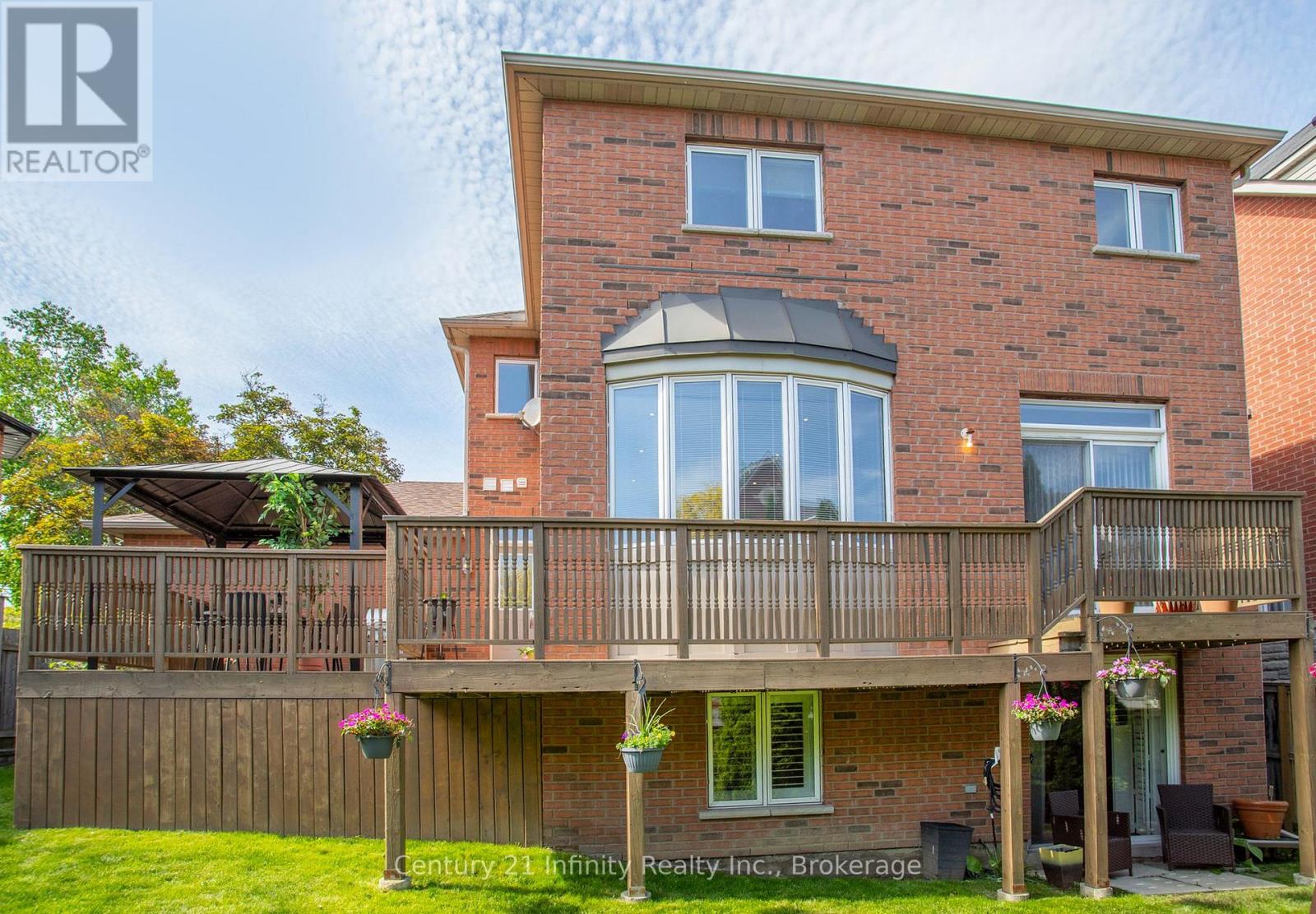 1000 RIVERVIEW CRESCENT - 46