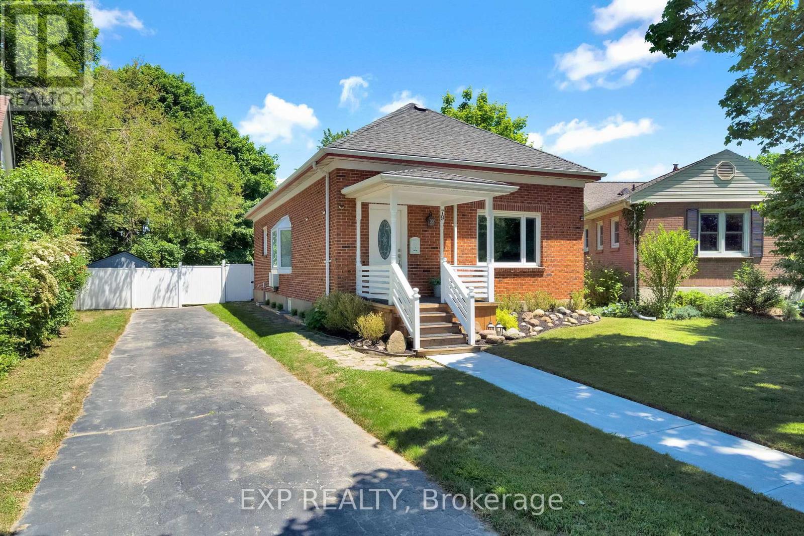 79 HEATHER PLACE - Image 2