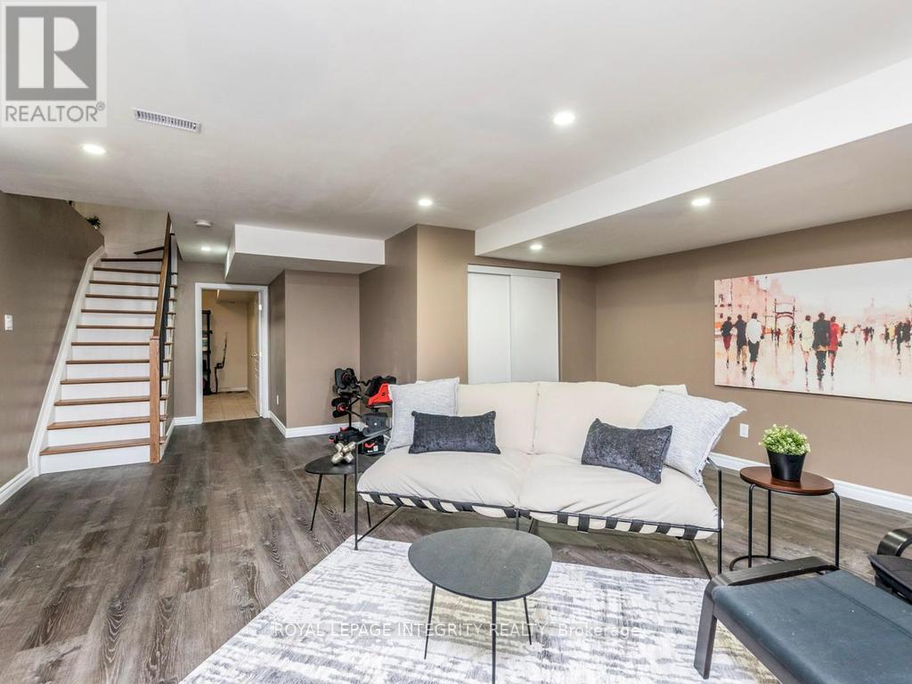 176 PARKIN CIRCLE - 31