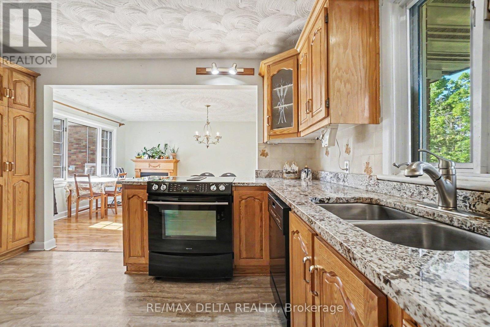 352 LACASSE AVENUE - 12