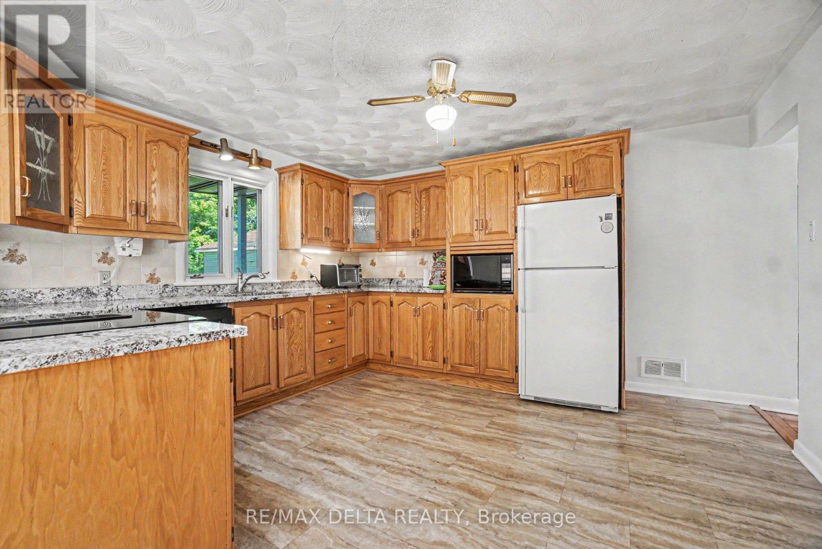 352 LACASSE AVENUE - 13
