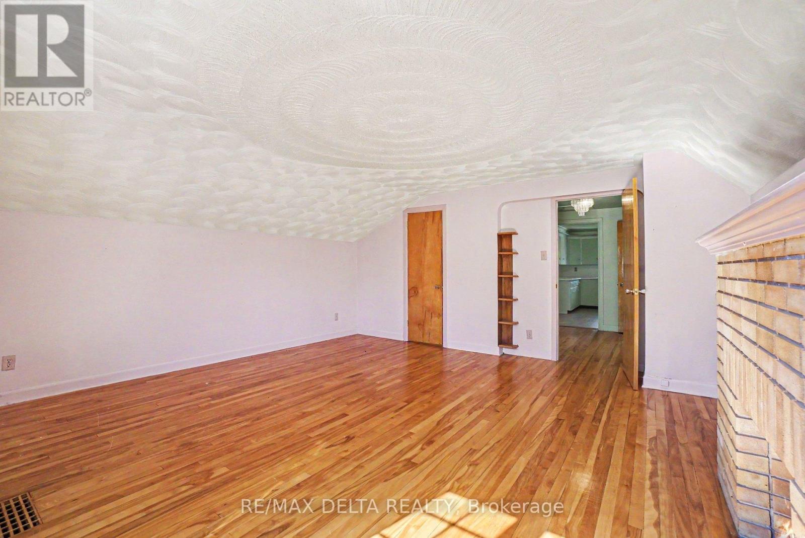 352 LACASSE AVENUE - 18