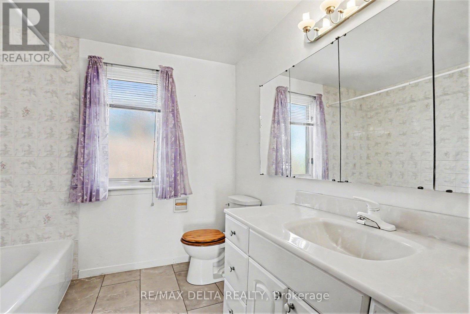352 LACASSE AVENUE - 24
