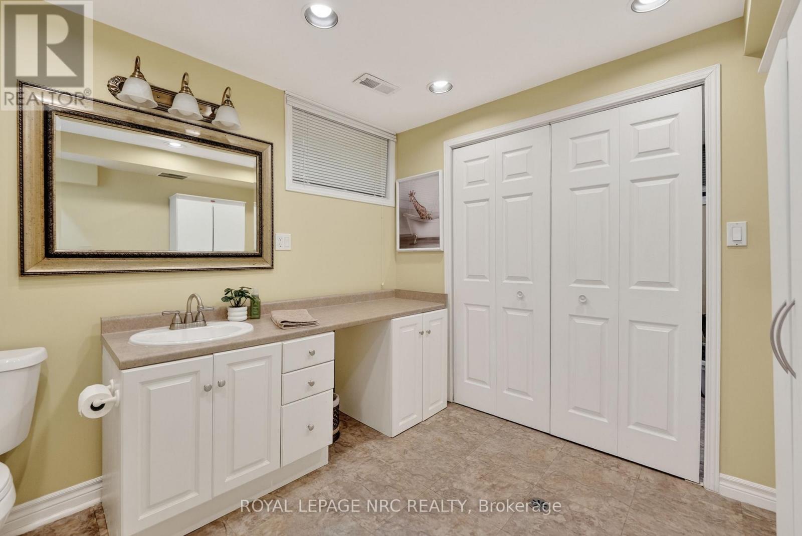 4 BOLGER DRIVE - 30