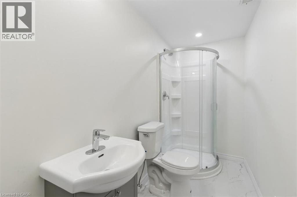 70 CURZON Crescent - 20
