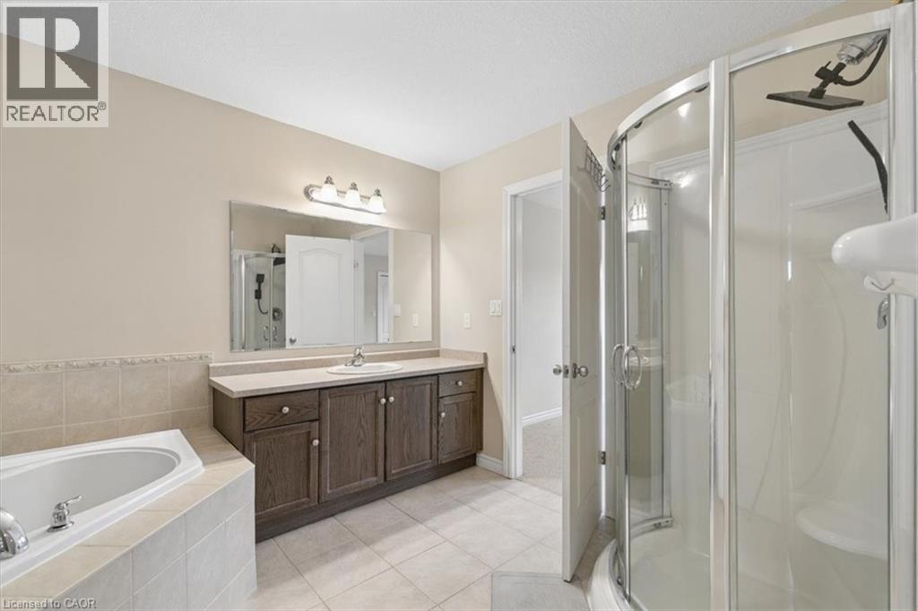 70 CURZON Crescent - 22