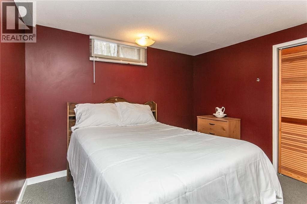 34 BLACKHORNE Crescent - 38