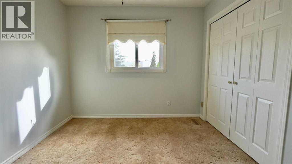 9805 75 Avenue — photo 31