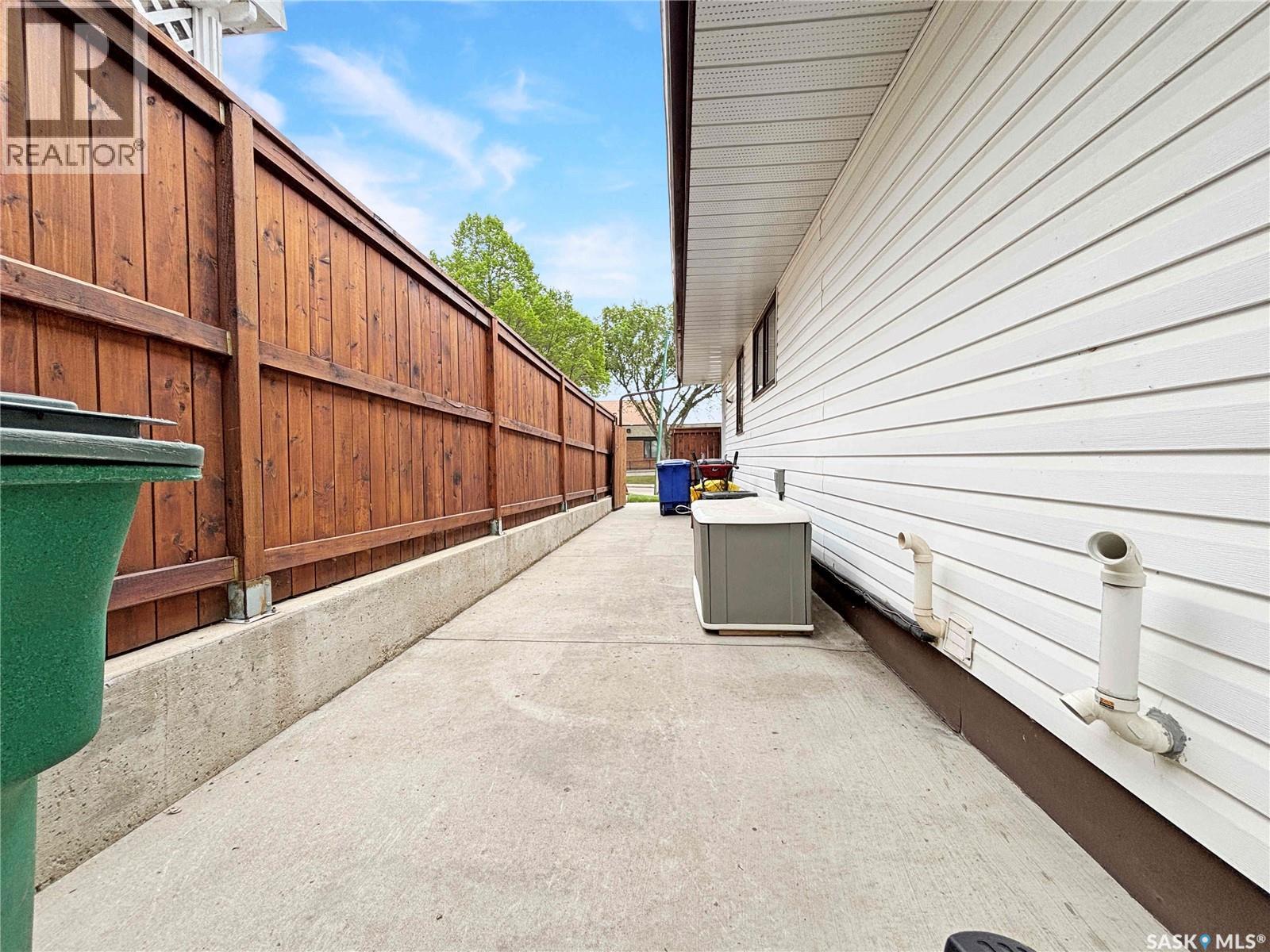 605 O AVENUE N - 27