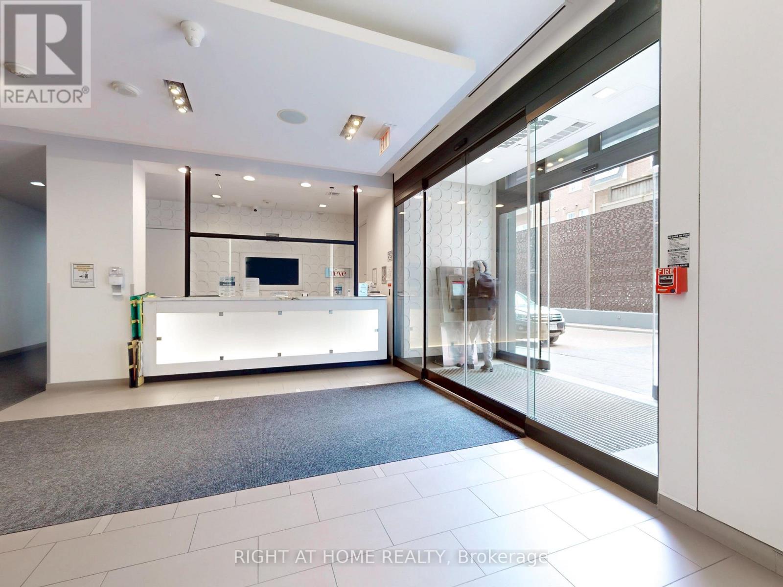#1232 560 FRONT STREET W - 13
