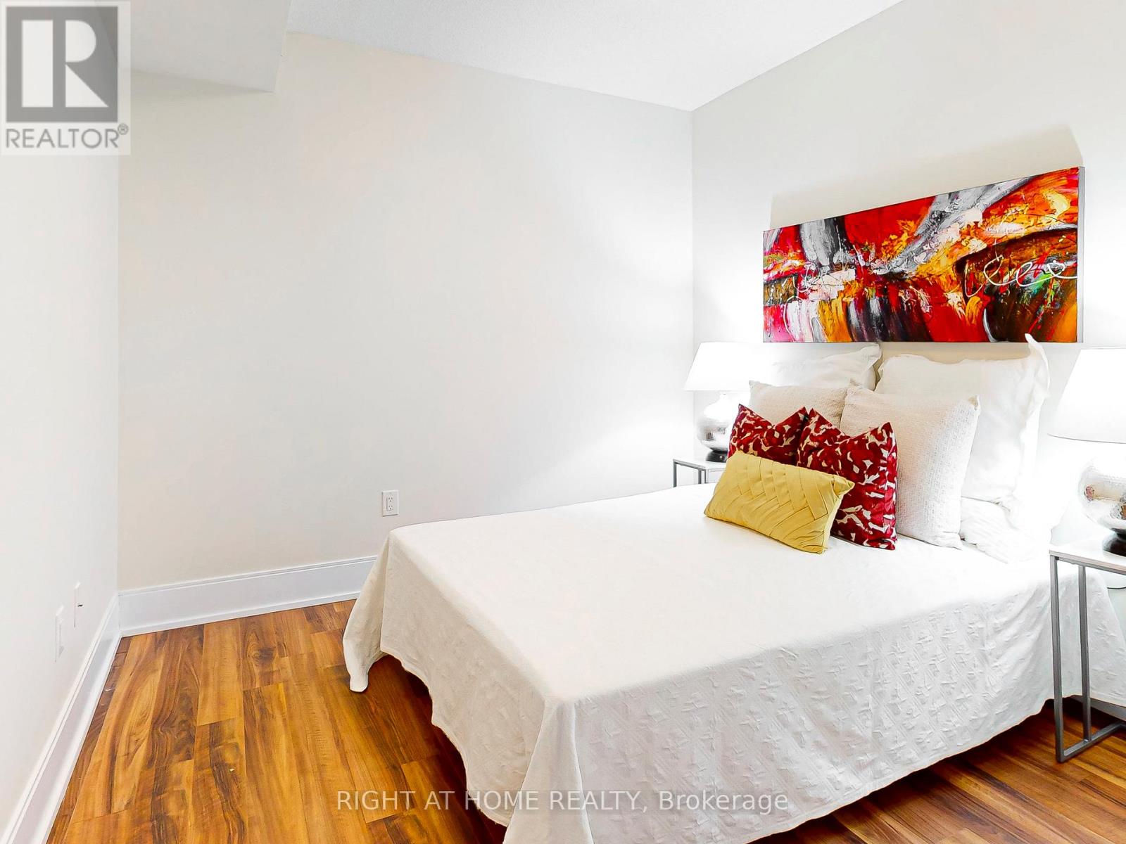#1232 560 FRONT STREET W - 18