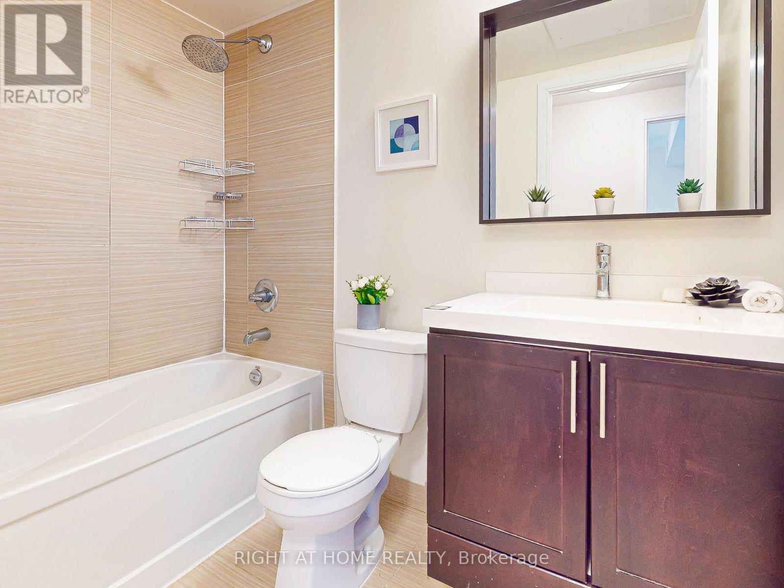 #1232 560 FRONT STREET W - 19